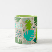 Mod Monstera Leaf Abstract Hawaiian Tropical Tweekleurige Koffiemok (Center)