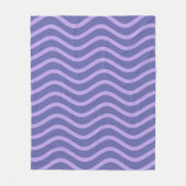 Mod Paarse en Periwinkle Wavy Lines en Stripes Fleece Deken (Voorkant)