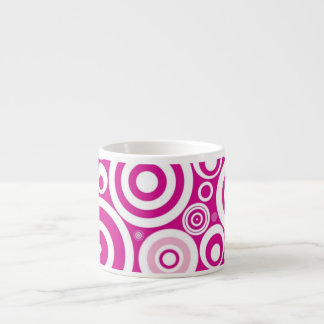 Mod roze en witte, concentrieke Retrocirkels Espresso Kop