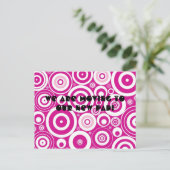 Mod Roze & Witte Retro Cirkels Adreswijziging Aankondigingskaart (Staand voorkant)