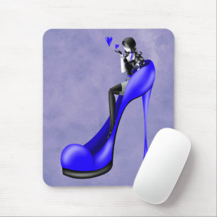 Mode diva in blauwe stiletto muismat