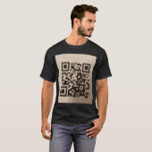 mode-forward T-shirt met scannbare QR-code. (Voorkant volledig)