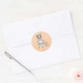 Mode meisje dat wandelt met haar kat ronde sticker (Envelop)