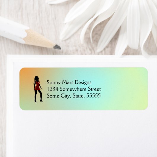 Mode meisje in rode jurk retour adreslabels etiket (Insitu)