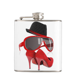 Mode rode dames petten schoenen en glazen heupfles