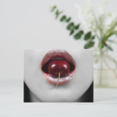 Mode vrouw met kersenlippen briefkaart (Staand voorkant)