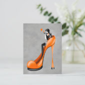 Modebewuste vrouw in stiletto  ansichtkaart briefkaart (Staand voorkant)