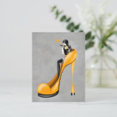 Modebewuste vrouw in stiletto ansichtkaart briefkaart (Staand voorkant)
