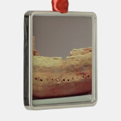 Model van een boot met een hoog benedendek metalen ornament (Rechts)