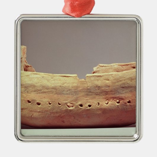 Model van een boot met een hoog benedendek metalen ornament (Voorkant)