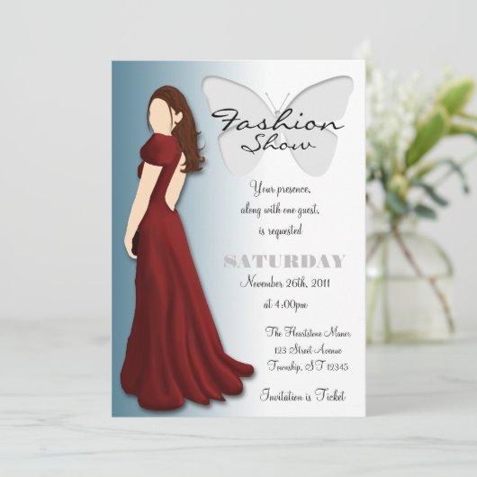Model Vlinder Elegante Mode Show Uitnodiging (Staand voorkant)