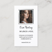 Modelfoto minimalistische lijnen contactkaartje (Voorkant)