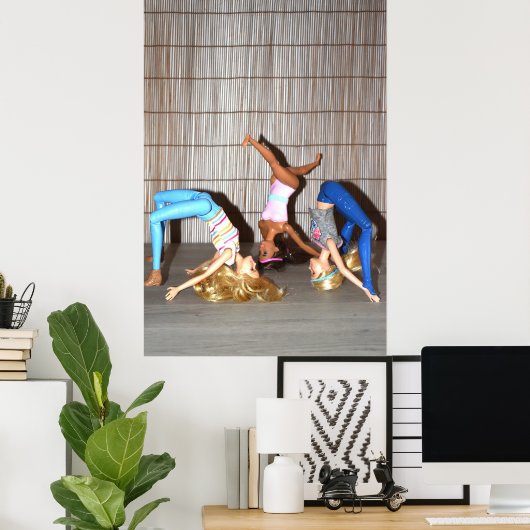 Modellen werken uit. poster (Thuiskantoor)