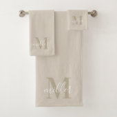 Modeln Beige Persoonlijke Familienaam Monogram Bad Handdoek (Insitu)