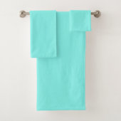 moder chic minimalist monogram turquoise aqua blau bad handdoek (Insitu)