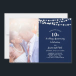Modern 10th Wedding Jubileum Invitation - marine Kaart<br><div class="desc">Viel je speciale dag in met deze moderne uitnodiging tot het Jubileum van de marine & White Night Garden Wedding . U kunt de achtergrondkleur,  de doopvonten,  of het afbeelding uitgeven door "te klikken verder"knoop aan te passen.</div>