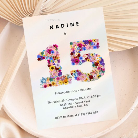 Modern 15th Birthday Floral Invitation Kaart