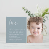 Modern 1e verjaardagsfeestje Dusty Blue Foto Kaart (Staand voorkant)