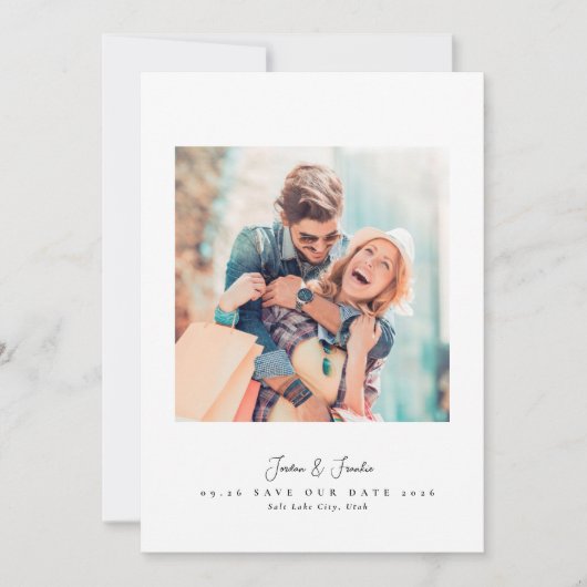 Modern 2 foto script zwart-wit bruiloft save the date (Voorkant)