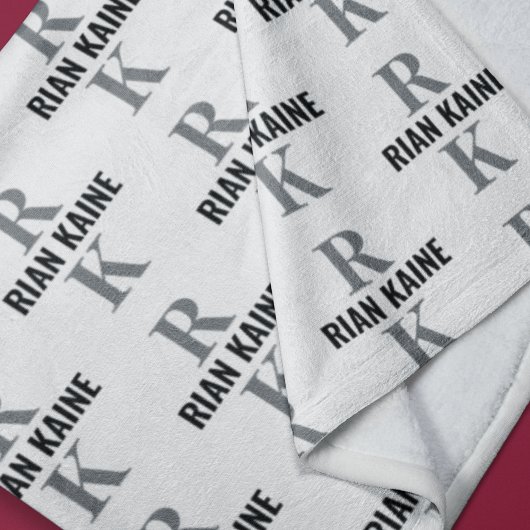 Modern 2-letter Monogram herhaald allover Wissen Fleece Deken