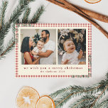 Modern aangelegd groen foto vrolijk kerstfeest feestdagenkaart<br><div class="desc">Vier het plezier van het seizoen met onze Modern Plaid Greenery Photo Merry Christmas Holiday Kaart. Deze charmante kaart is voorzien van een hartverwarmende familiefoto omringd door elegant groen en een stijlvol geruit ontwerp, dat perfect de geest van saamhorigheid vastlegt. De feestelijke boodschap, "We wensen je een vrolijk kerstfeest", voegt...</div>