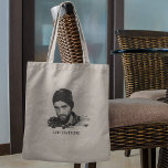 Modern aangepast Foto-effect Tote Bag<br><div class="desc">Deze simplistische gepersonaliseerde foto-canvas tas, met een uitgebreid fotoeffect met de mogelijkheid om tekst toe te voegen, zal het perfecte cadeau maken voor elke gelegenheid, begrafenis, leuk verhogend evenement, bruiloft, verjaardag, vaderdag, kerst en Valentijnsdag. De doopvontstijl, de grootte en de kleur kunnen na het personaliseren worden veranderd door op de...</div>