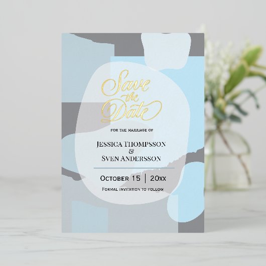 Modern Abstract blauw minimalistische artistieke b Folie Uitnodiging (Staand Voorkant)