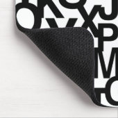 Modern, abstract, rommelig patroon met letters muismat (Hoek)