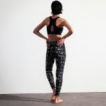 Modern Abstract zwart-wit lijngezichtspatroon Leggings<br><div class="desc">Een abstract ontwerp met witte lijntekeningen van vrouwen met verschillende gezichten is te zien in een modern patroon op een zwarte achtergrond.</div>