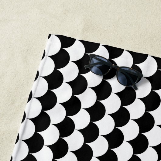 Modern Abstract zwart-wit Strandlaken (In situ)