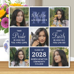 Modern Afstudeerder 5 Foto Collage Navy Blue Afstu Fotoplaat<br><div class="desc">Viel je afstuderen met deze moderne en elegante fotocollage afstuderen plaque. Pas met 5 van uw favoriete foto's van de senior of de universiteit aan, en personaliseer met monogram initiaal, naam, graduerend jaar, middelbare school of collegenaam. Inspirerend citaat: "Neem trots in hoe ver je bent gekomen, heb vertrouwen in hoe...</div>
