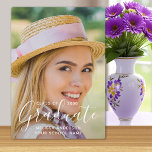 Modern Afstuderen Eenvoudig Custom Photo Afstudere Fotoplaat<br><div class="desc">Introductie van onze prachtige en elegante afstuderen plaquette, de perfecte aandenken om dat speciale moment van het bereiken van een mijlpaal in de academische wereld te herdenken. Deze moderne en stijlvolle plaquette is eenvoudig maar toch verfijnd, waardoor het een perfecte aanvulling is op elke kamer. Gemaakt met hoogwaardige materialen, kan...</div>
