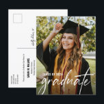 Modern Afstuderen Foto Bachelor of Science Invite Aankondigingskaart<br><div class="desc">Introductie van onze "Modern Afstuderen Photo Bachelor of Science Afstuderen Open House Invitation and Afstudeerder Announcement Class of 2024" - een gepersonaliseerde en stijlvolle manier om de verwezenlijking van uw bachelor's degree te vieren. Deze uitnodiging en aankondiging zijn voorzien van een aanpasbare foto van de afstuderen naast hun diploma titel,...</div>