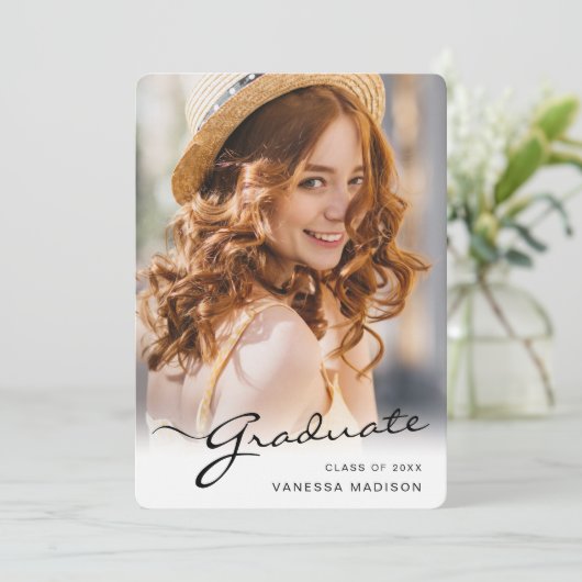 Modern Afstuderen | Foto van Elegant Script Trendy Aankondiging (Staand voorkant)