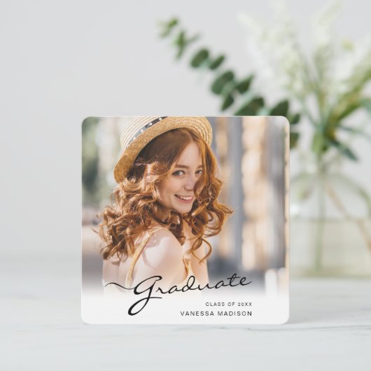 Modern Afstuderen | Foto van Elegant Script Trendy Aankondiging (Staand voorkant)