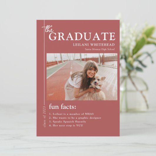 Modern Afstuderen Fotofunctie & Leuke Feiten Rood Aankondiging (Staand voorkant)