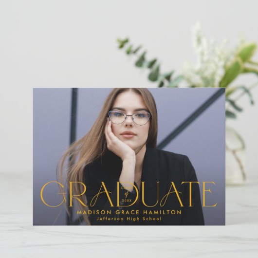 Modern Afstuderen geel typografie foto Afstuderen Aankondiging (Staand voorkant)