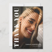 Modern Afstuderen Rug en Wit Foto Afstuderen Bedankkaart (Voorkant)