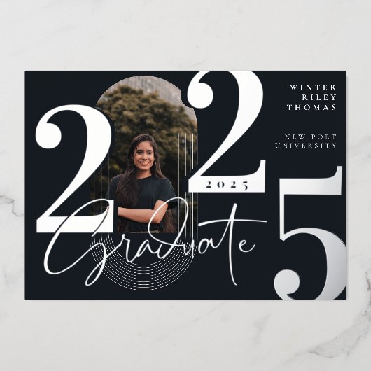 Modern Afstuderen Script 2025 concentrische boogfo Folie Uitnodiging (Voorkant)