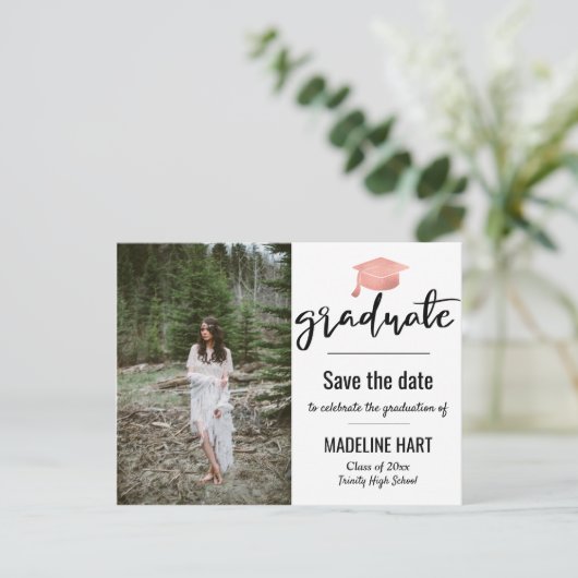 Modern Afstuderen script | De datum-foto opslaan Aankondigingskaart (Staand voorkant)