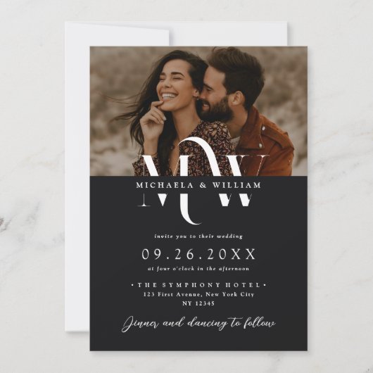 Modern allen in Één Elegant Monogram QR Code Huwel Kaart (Voorkant)