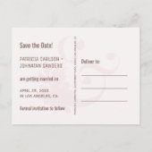 Modern ampersand blush save date bruiloft foto aankondigingskaart (Achterkant)