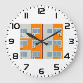 Modern appartementengebouw met airconditioners grote klok (Voorkant)