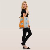 Modern appartementengebouw met airconditioners tote bag