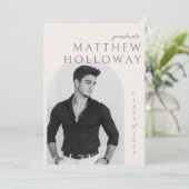 Modern Arch Beige Graduation Announcement Kaart (Staand voorkant)