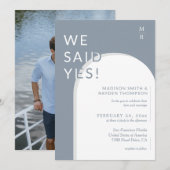 Modern Arch Dusty Blue Photo Wedding Kaart (Voorkant / Achterkant)