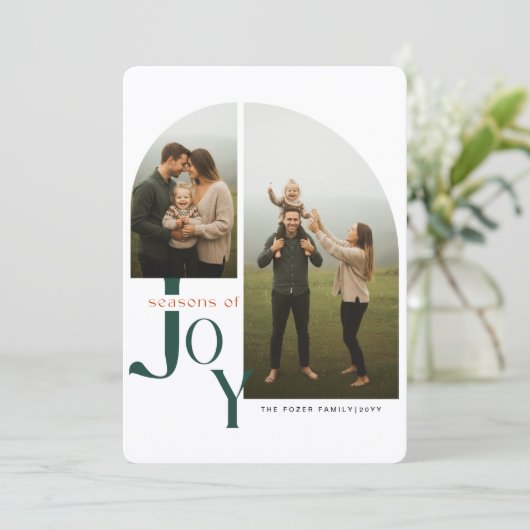 Modern Arch Photo Family Green Script Christmas Feestdagenkaart (Staand voorkant)