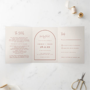 Modern Arch Tying Knot Terracotta Wedding Script Drieluik Uitnodiging
