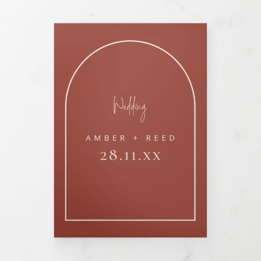 Modern Arch Tying Knot Terracotta Wedding Script Drieluik Uitnodiging (Cover)