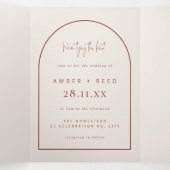 Modern Arch Tying Knot Terracotta Wedding Script Drieluik Uitnodiging (Binnenkant midden)